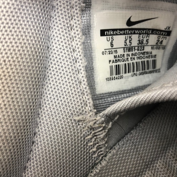 NIKE • Gray Roshe One Sneakers Casual Shoes Sz 6US - Picture 6 of 8